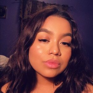 Meet your Posher, Monica